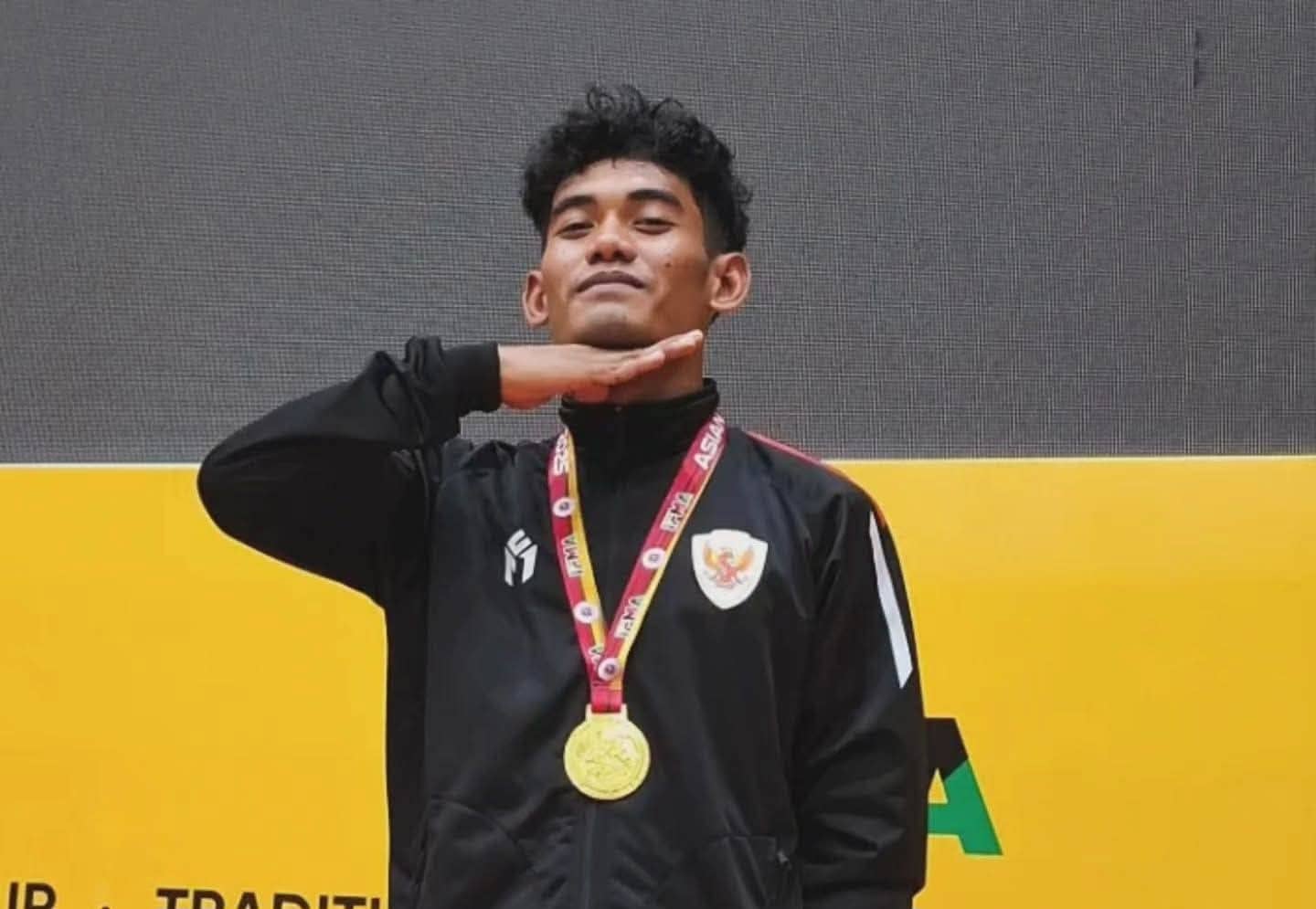 Dimas Lukito Wardhana, Juara Asia Muaythai Disambut Gerobak Rakitan Warga